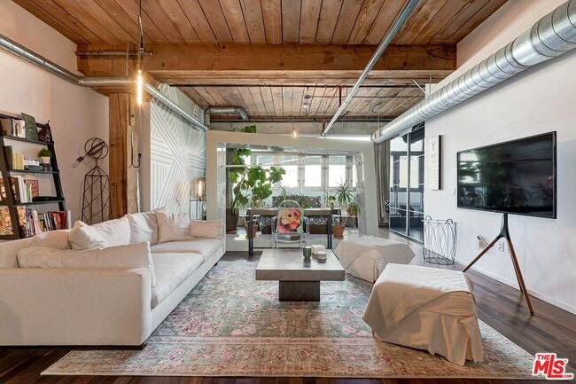 Building Photo - 530 S Hewitt St Unit 346 Rental