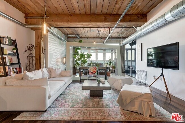 Building Photo - 530 S Hewitt St Unit 346 Rental