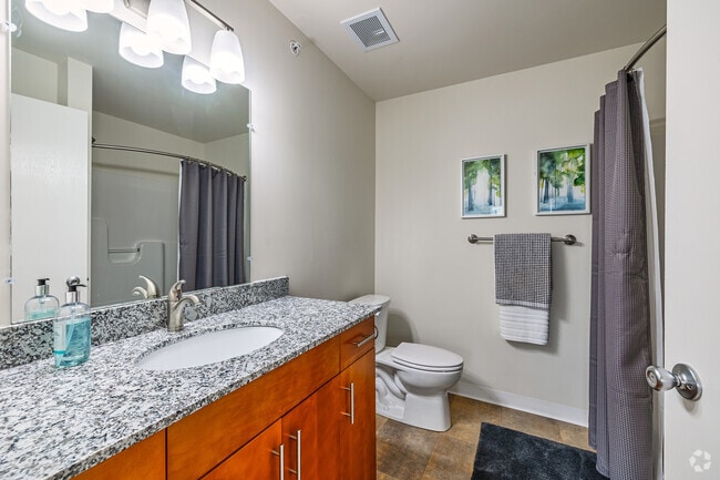 2BD, 1BA - 950SF