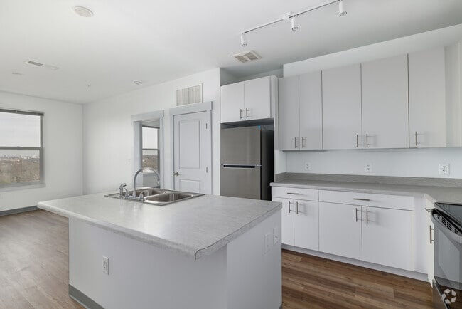 2BR, 2BA - 850SF - Kitchen