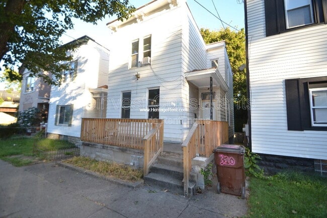 Photo - 310 E 16th St