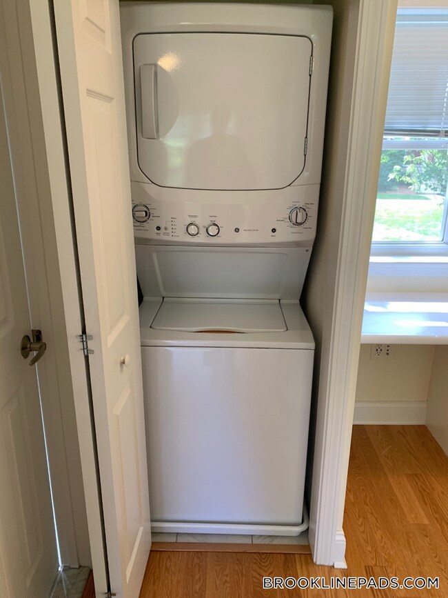 Photo - 210 Gerry Rd