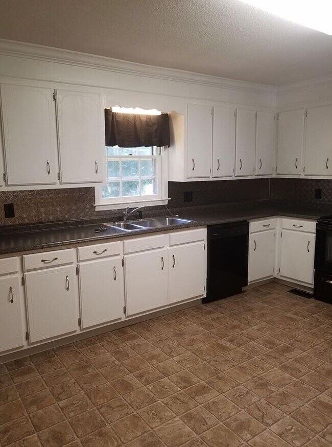 Photo - 1205 Centerville Rd