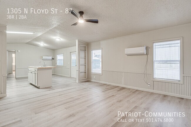 Photo - 1305 N Floyd St