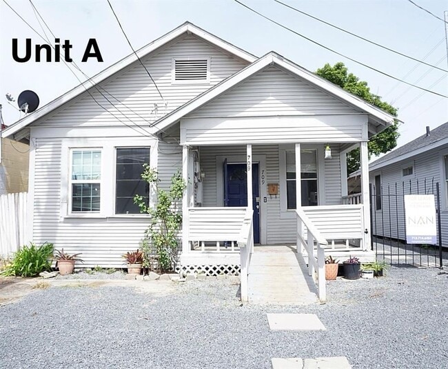 Photo - 709 74th St House