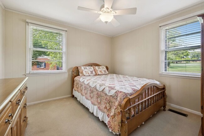 Photo - 212 Wilowen Dr