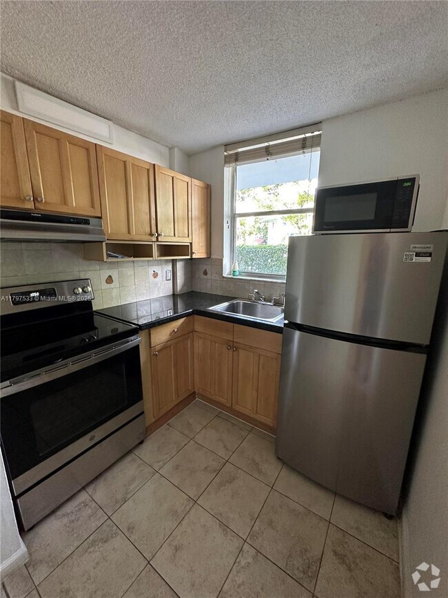 Building Photo - 1801 S Treasure Dr Unit 102 Rental