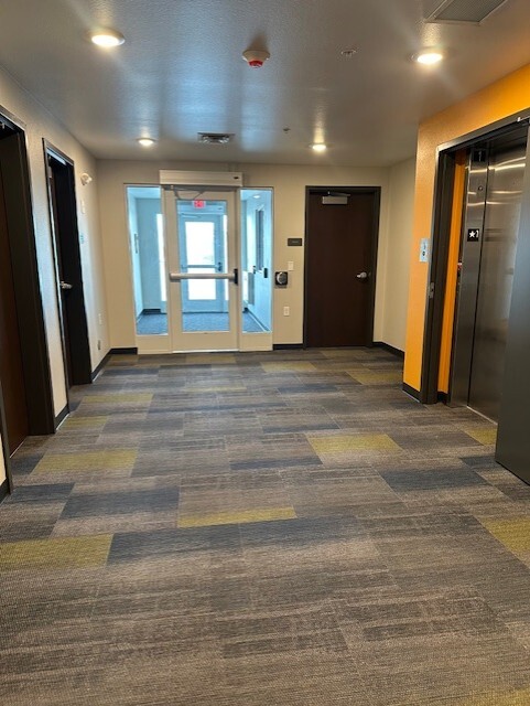 Photo - 15 19th Ave SW