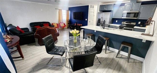 Photo - 4306 W La Salle St Casa