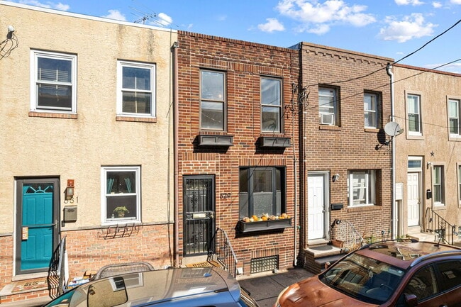 Photo - 629 Sears St