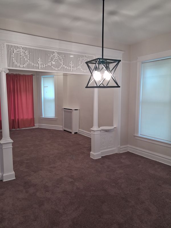 1009 W Garfield Blvd Unit 1st floor apartment