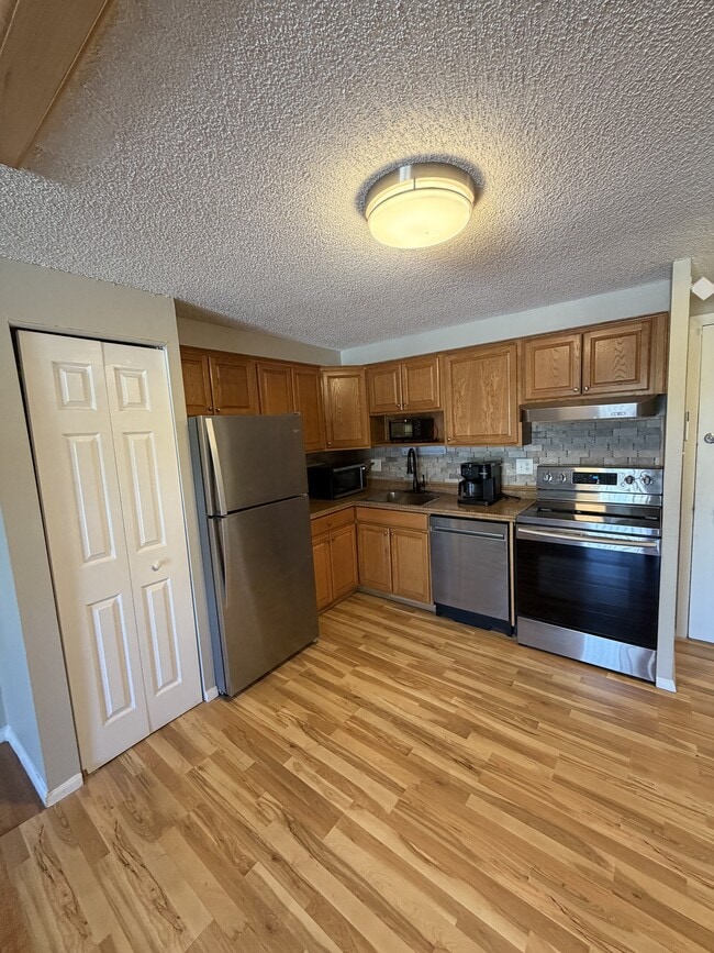 Photo - 1302 S Parker Rd