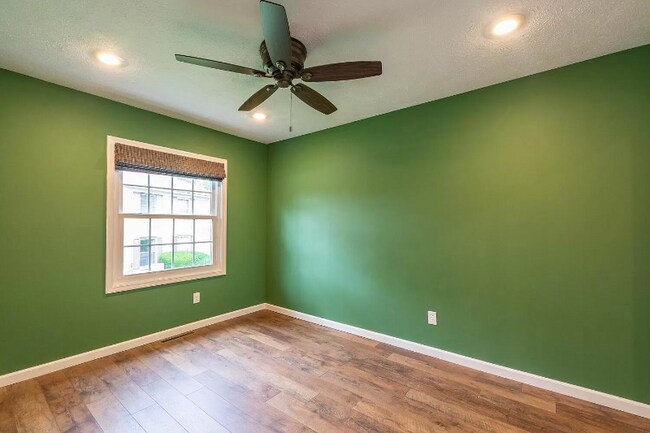 Photo - 3121 S Piccadilly St