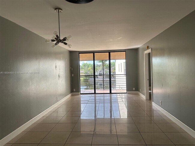 Photo - 11390 Taft St Unit 11390