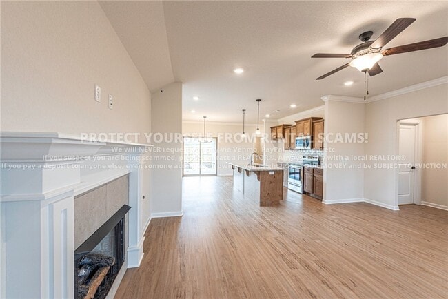 Photo - 142 N Broyles Ave