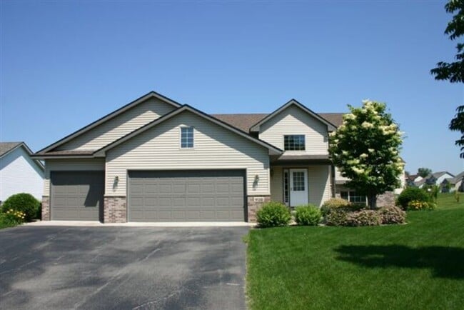 Photo - 9130 Oak Ridge Dr House