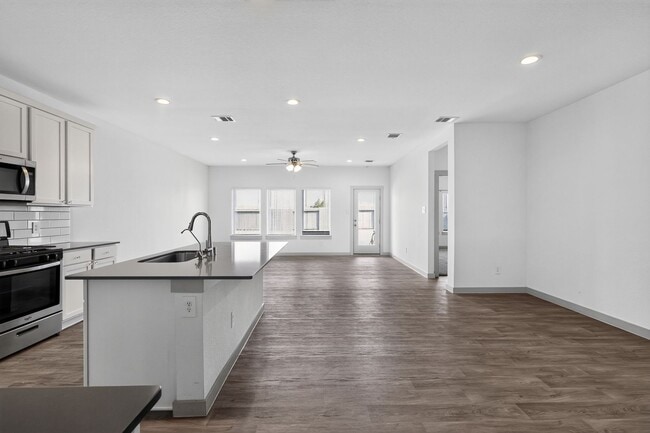 Photo - 14407 Sweetwater Dr