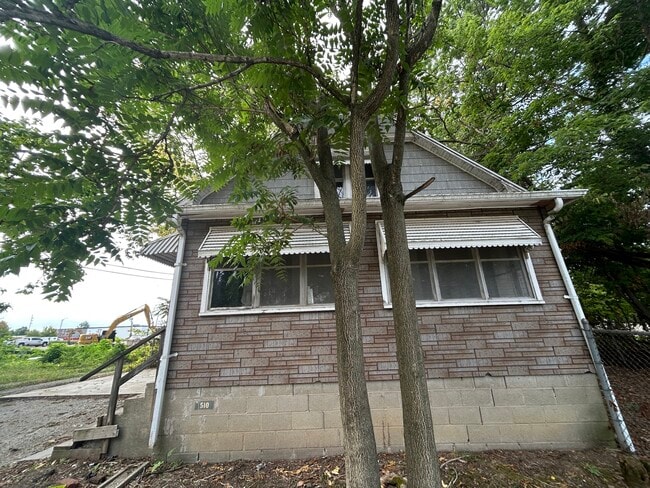 Building Photo - 510 W Townsend St Rental