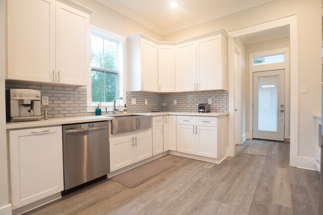 Photo - 2201 Esteban St