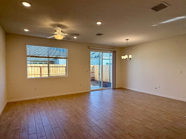 Photo - 1641 Bloom Ave