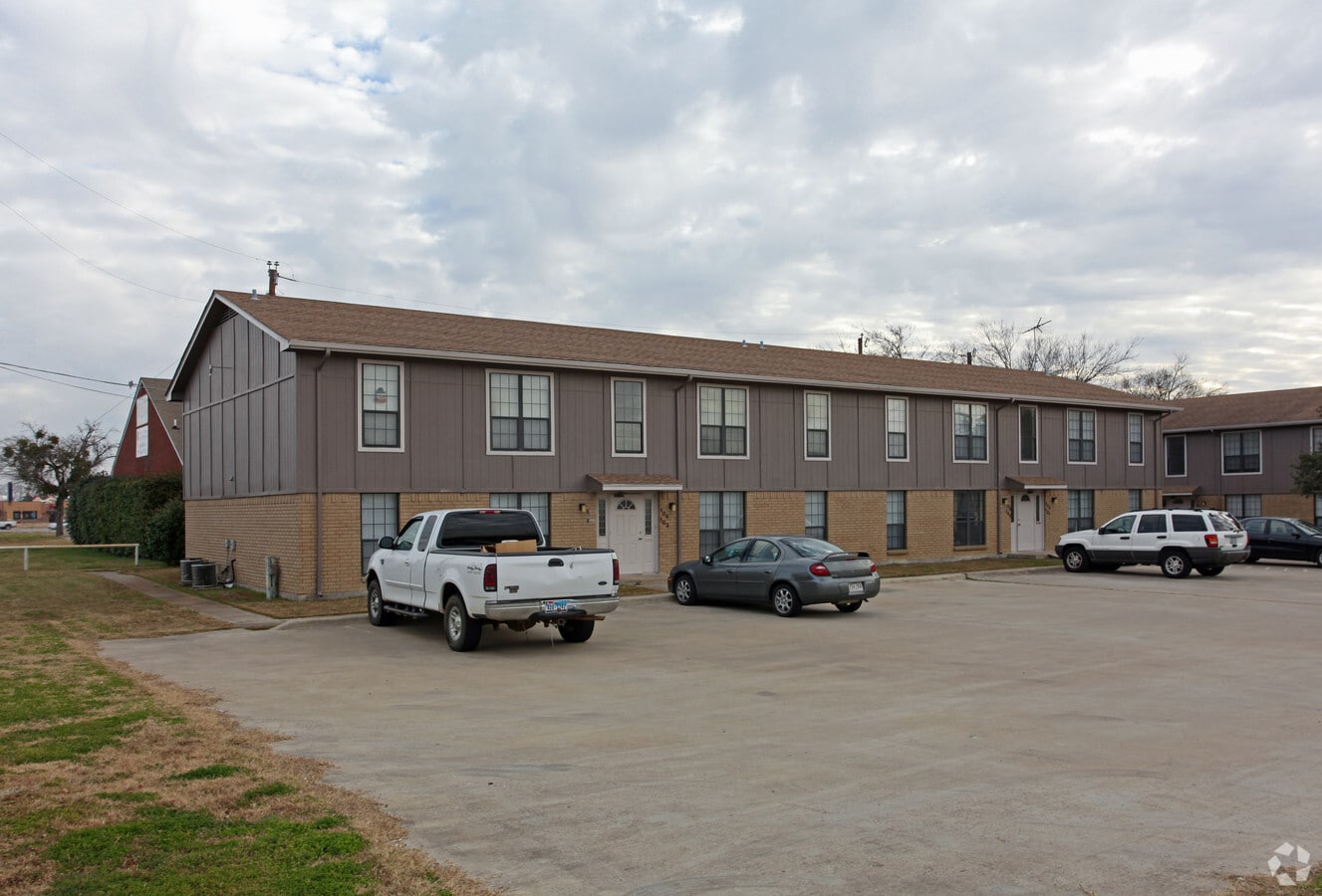Photo - Pinson Road Apartments