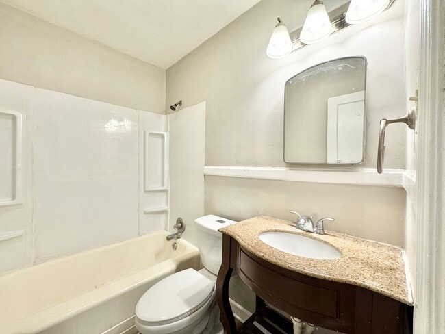 Photo - 1006 East Side Dr Unit 1006 E Side Drive B