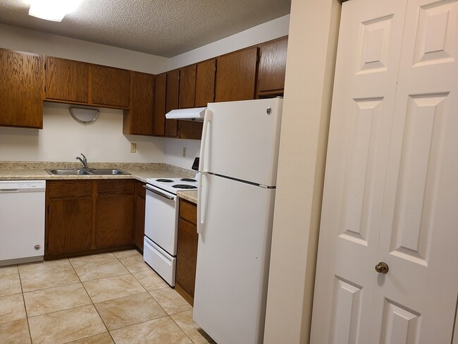 Photo - 4325 Green Apartments