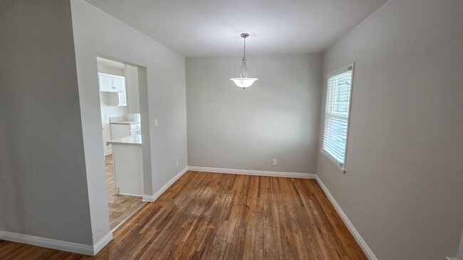 Photo - Beautiful 3 Bed 1 Bath House With Double Garage Available Now!