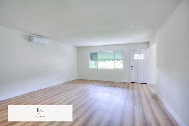 Photo - Fully Upgraded Spacious 2-Bedroom Unit in Prime Arcadia Location Unit D