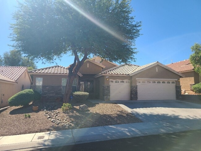 Building Photo - Amish #2 Unit 1