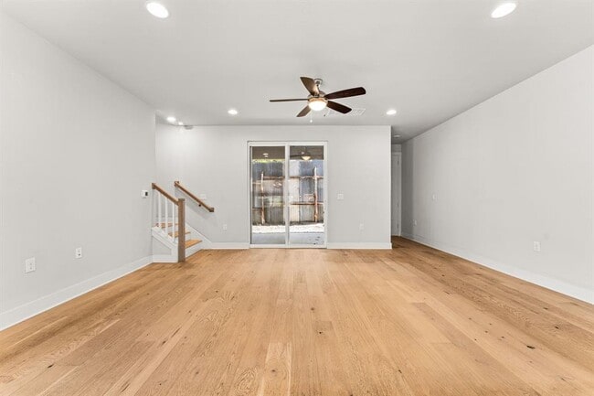 Photo - 232 Lessin Ln