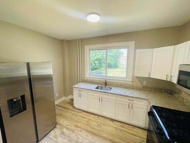 Building Photo - 179 9th St Unit Apt 1