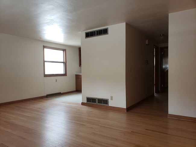 Photo - 605 N Midvale Blvd