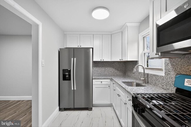 Building Photo - 5706 Mitchell Rd