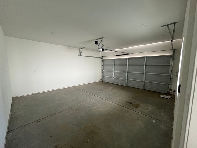 Photo - Brand New Build on Old Alturas - ALL Electric with City of Redding Solar!