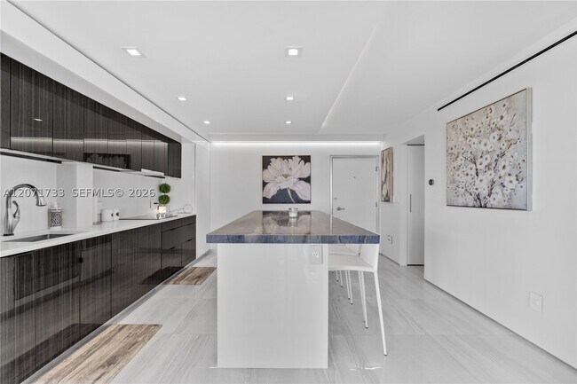 Photo - 5555 Collins Ave Unit 5A