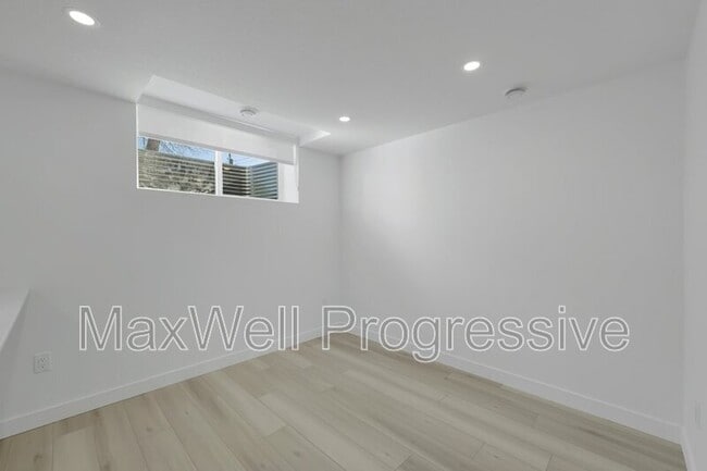 Photo - 13516-13115 115 Ave NW