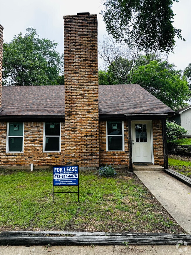 Building Photo - 1205 W Texas St Rental
