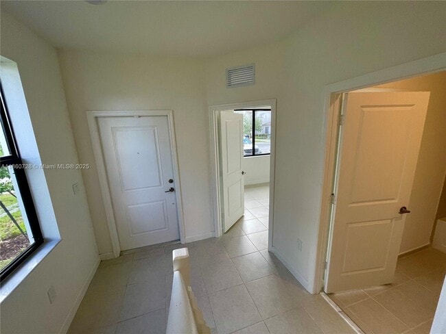 Photo - 20671 NE 7th Pl