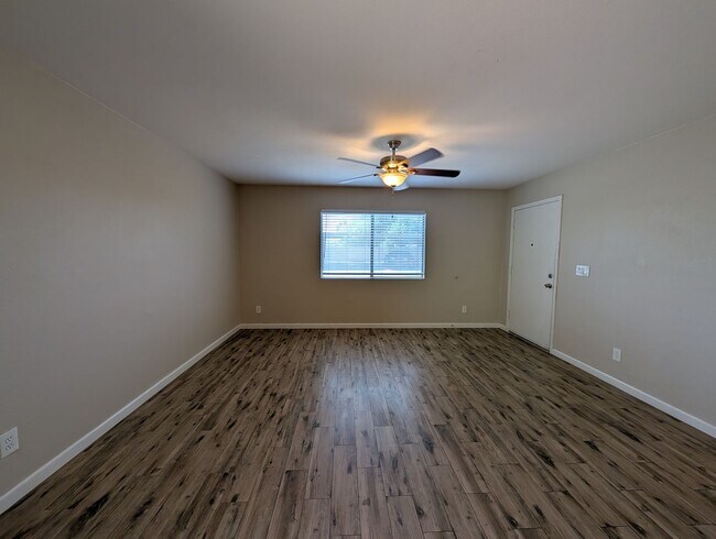Photo - 623 W Guadalupe Rd