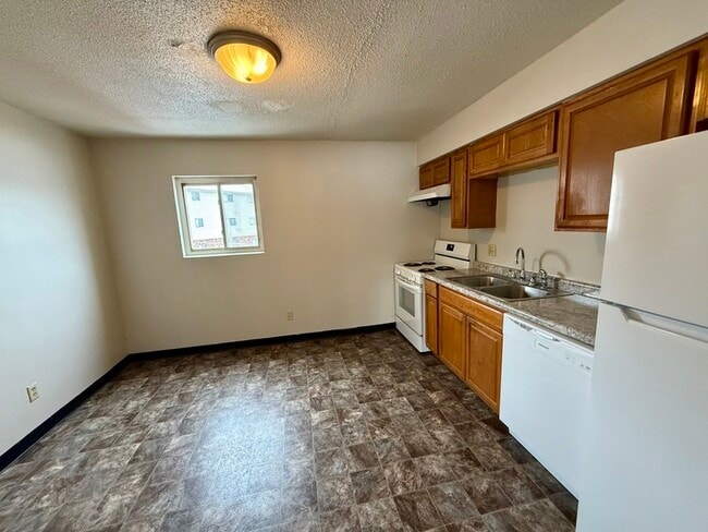 Photo - 110 Harbet Ave NW Unit #3