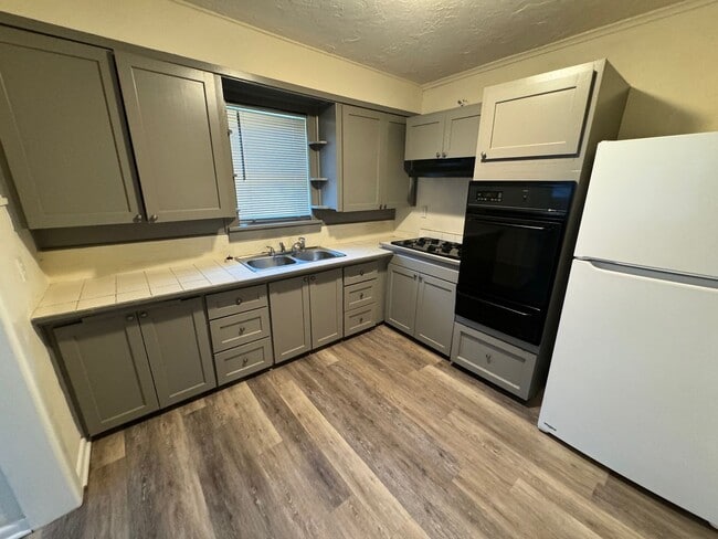 Photo - 2 bed 1.5 house with garage storage