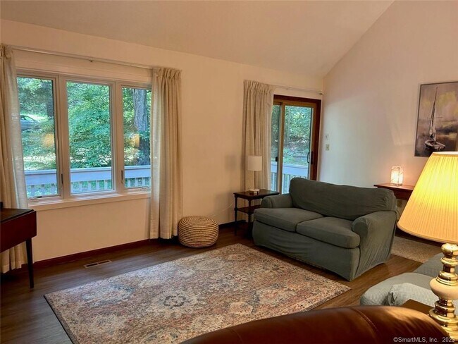 Photo - 4 Copper Hill Dr Unidad 4