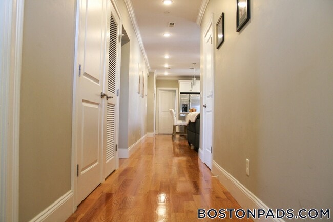 Photo - 118 Holland St Unit 2R