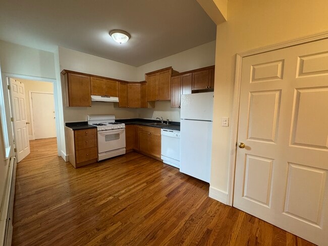 Building Photo - 43 Florence St Unit #3