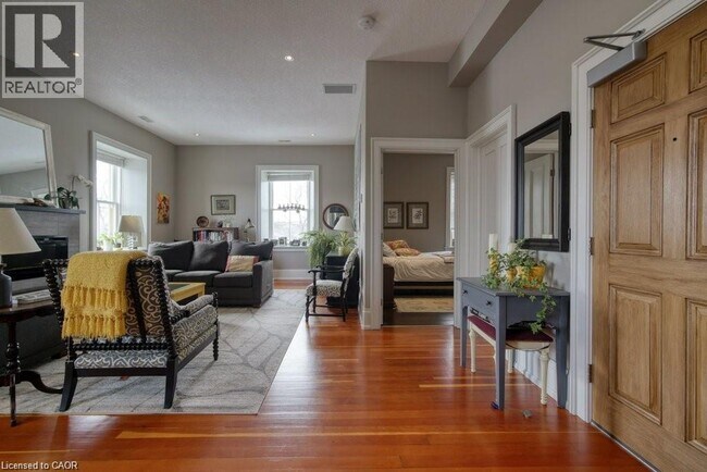 Photo - 69 Wellington St Unit 201