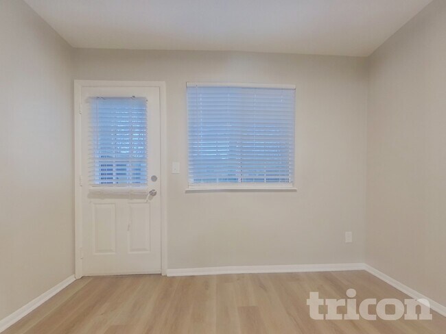 Photo - 1743 Napa Valley Ct SE