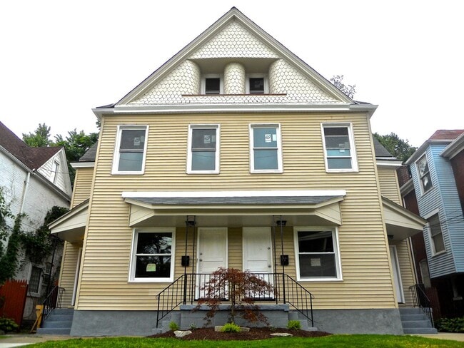 Building Photo - 7220 Meade St Unit Duplex
