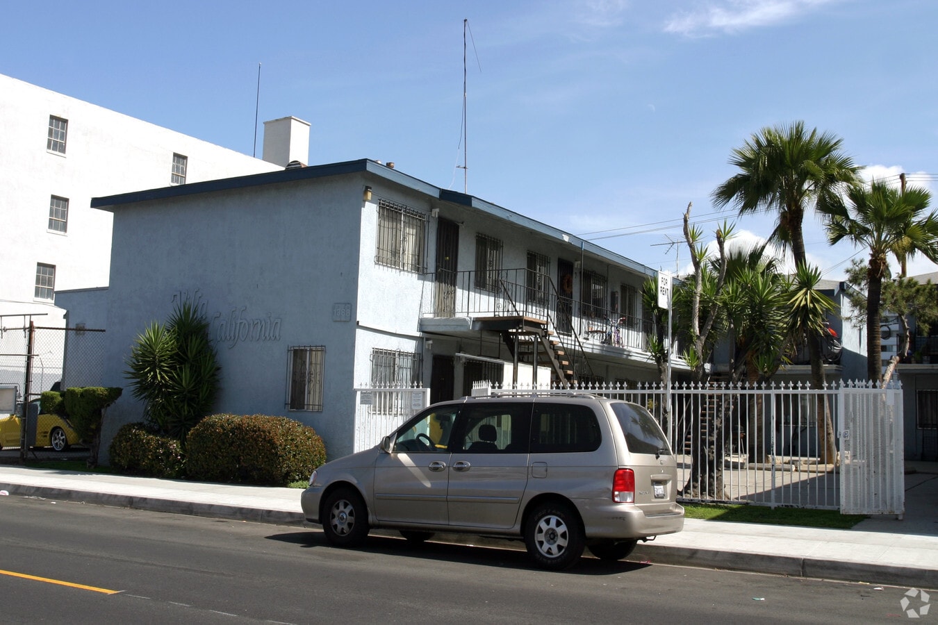 Villa California - 1386-1388 Martin Luther King Jr Ave Apartments