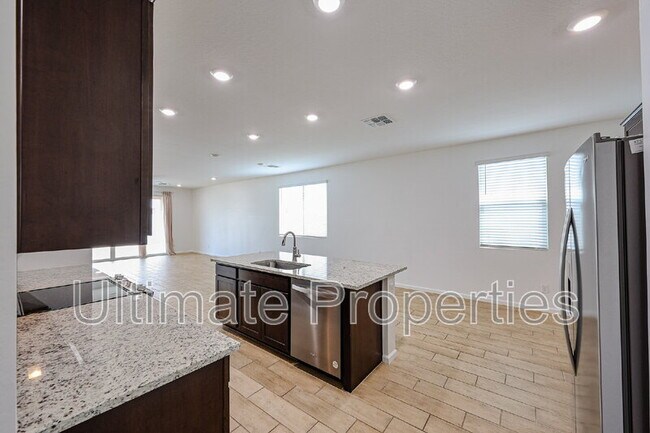 Photo - 18148 W Daley Ln